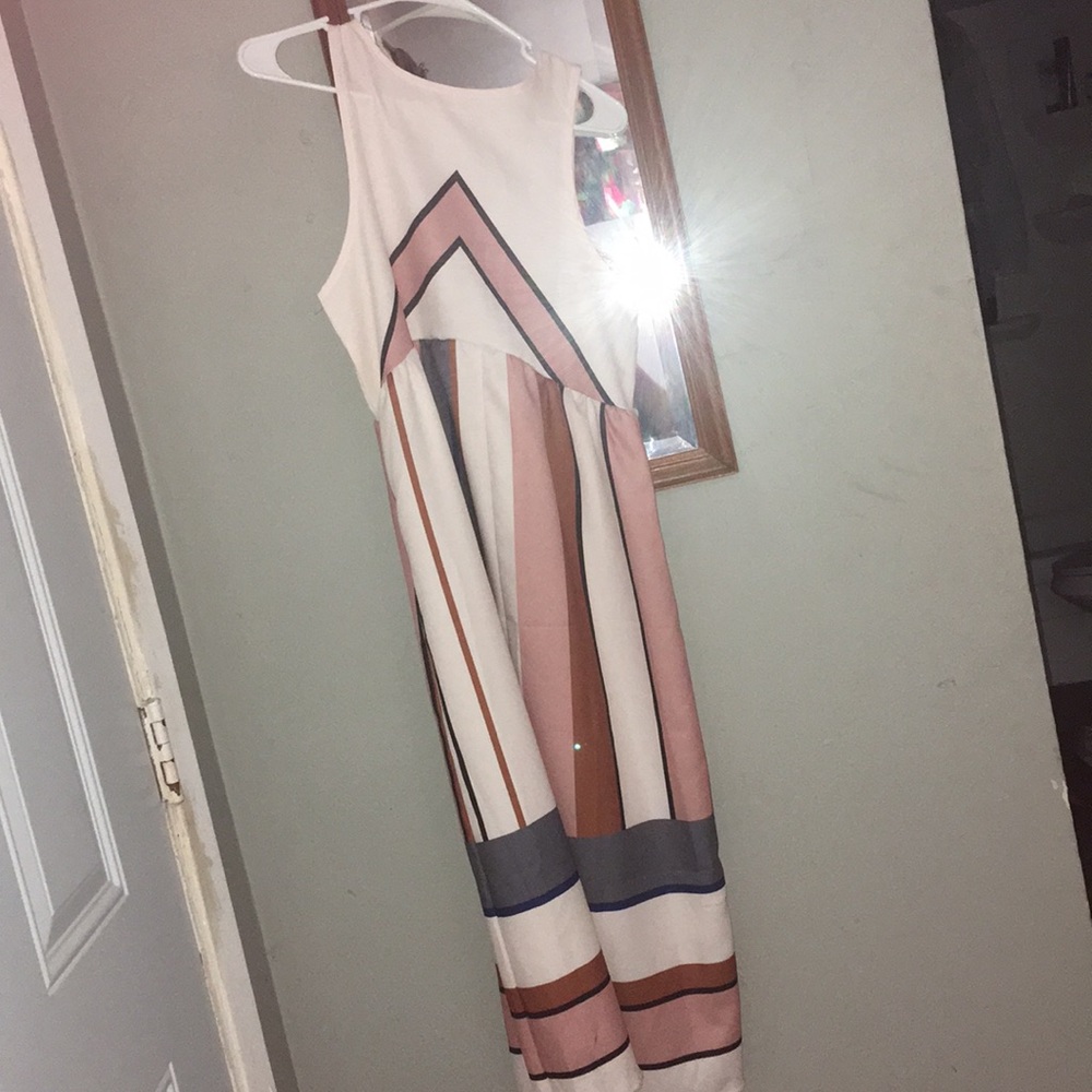 Dress - Picture 2 of 6